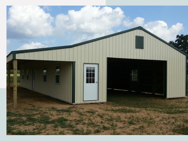 Строительство конюшен в Сургуте