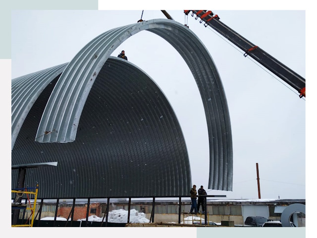 Полукруглые ангары в Сургуте